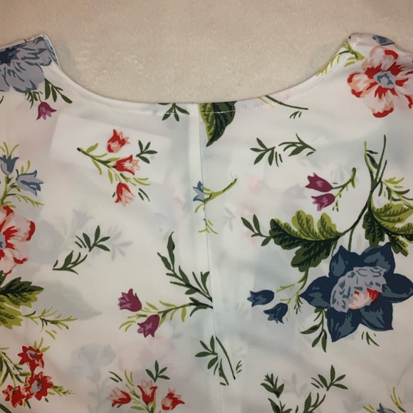 Ann Taylor NWT White with Pink and Blue Flower Blouse medium - Picture 8 of 16